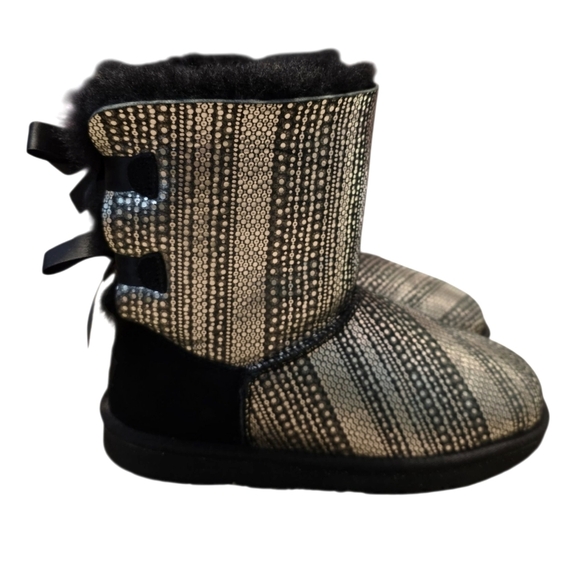 UGG Bailey Bow Bling' Boot Youth Size 6 Fits Women’s size 7 - Picture 7 of 14